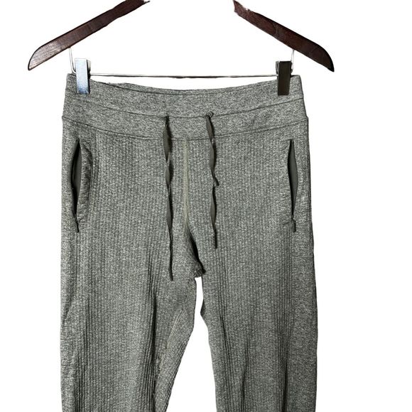 Lululemon Engineered Warmth Jogger Womens 4 - Picture 4 of 8